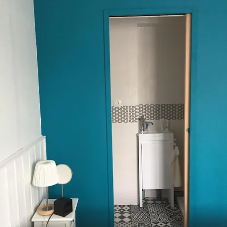 Avec Piscine Et Jacuzzi A 400m De La 4*